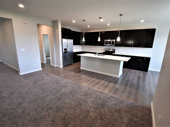 5th image of 9054 Viola St Se