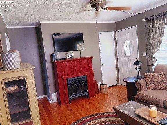 5th image of 622 Woodbine St