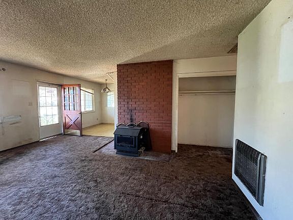 3rd image of 805 Christine Ave