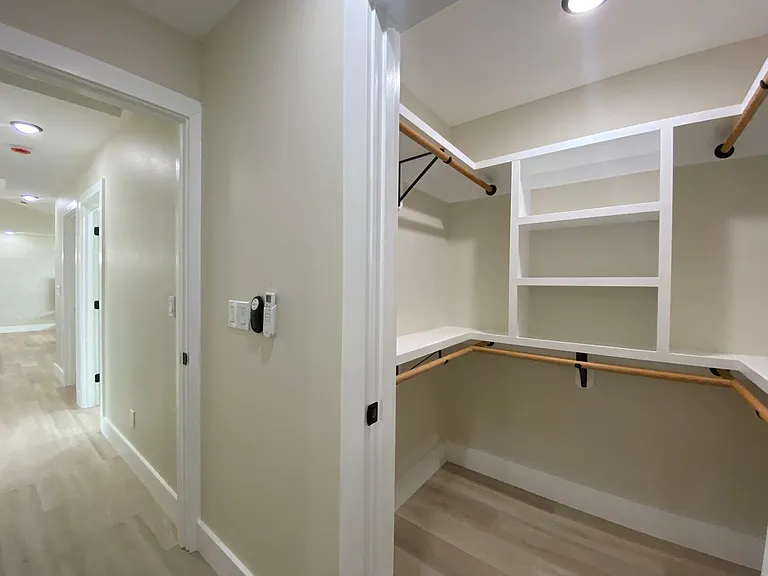 16-2115 Emerald Dr — Photo 11