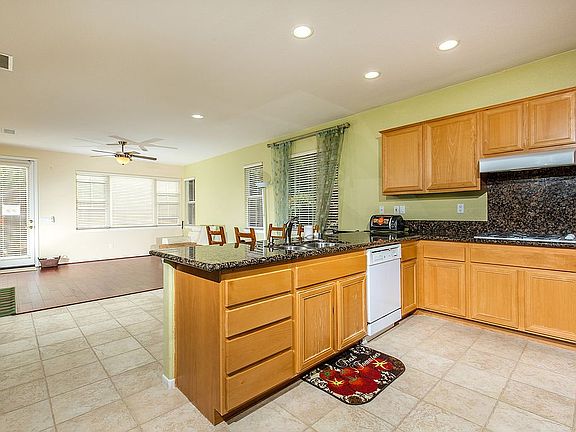 3rd image of 1561 Loma Alta