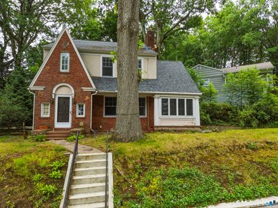 130 Marvelwood Drive, New Haven, CT, 06515