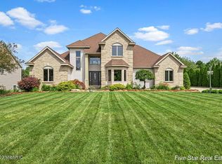 12112 Lauren Ln NW, Grand Rapids, MI 49534