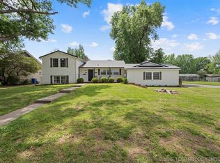 2102 Yale Ave, Miami, OK 74354