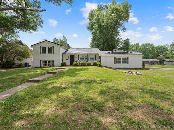 2102 Yale Ave, Miami, OK 74354
