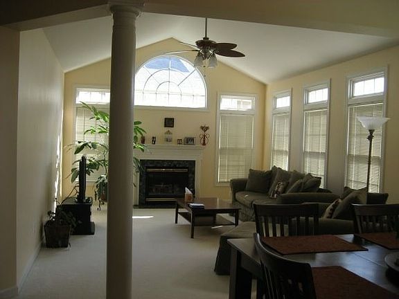 Family room, gas FP