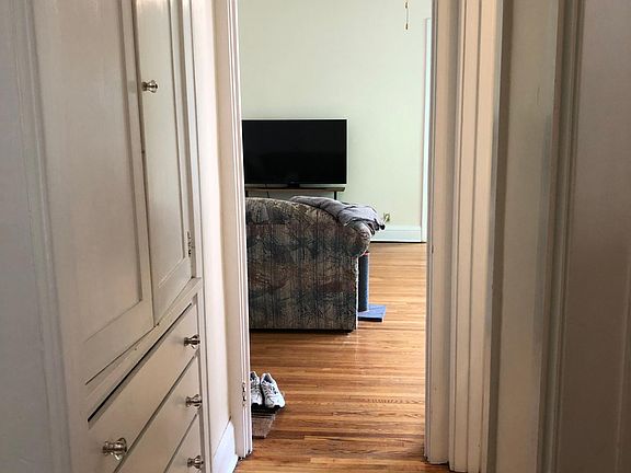 4th image of 2609 Fremont Ave S APT 3