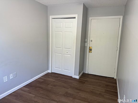 5th image of 682 Old Colony Rd
