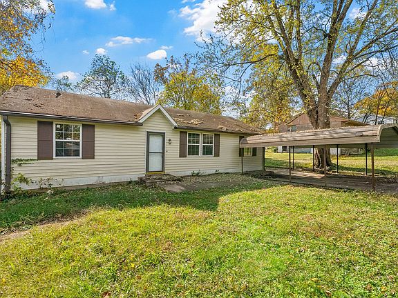 2nd image of 2030 Lintwood Dr