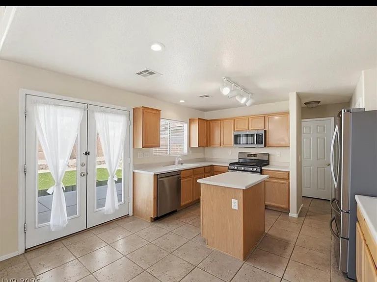3938 Rain Flower Ln — Photo 4