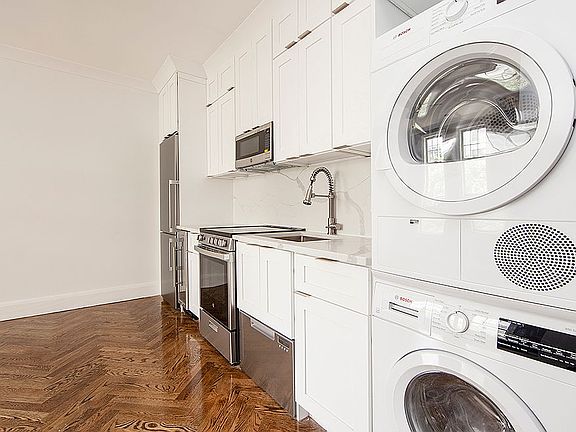 3rd image of 162 W 13th St APT 33