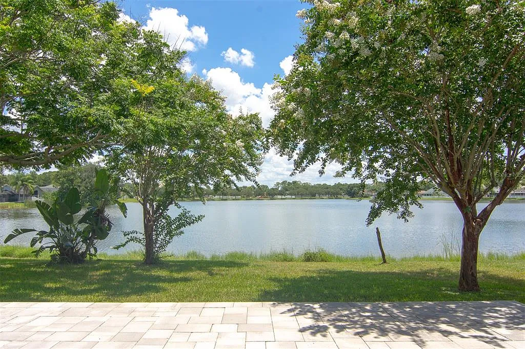 3 bed, 2.0 bath, 1620 sqft, $2,850 — Photo 4