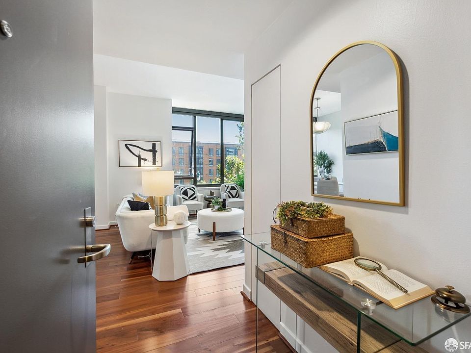 1st image of 250 King St Unit 366