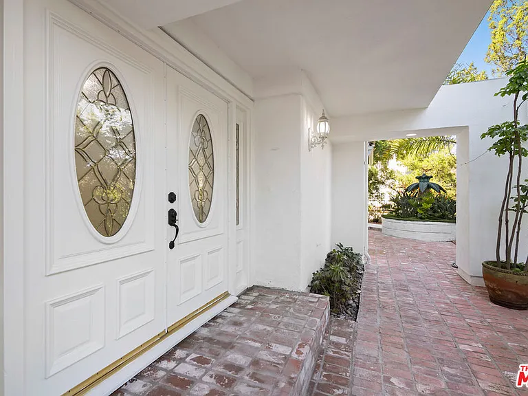2461 Jupiter Dr — Photo 24