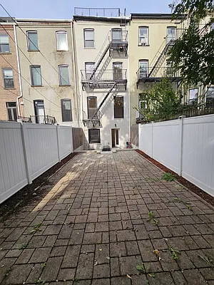 Rented by BELLMARC | media 4
