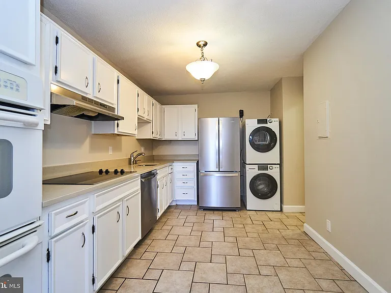 8360 Greensboro Dr #922 — Photo 11