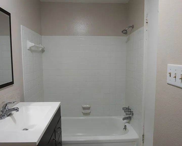 322 Steele Blvd — Photo 10