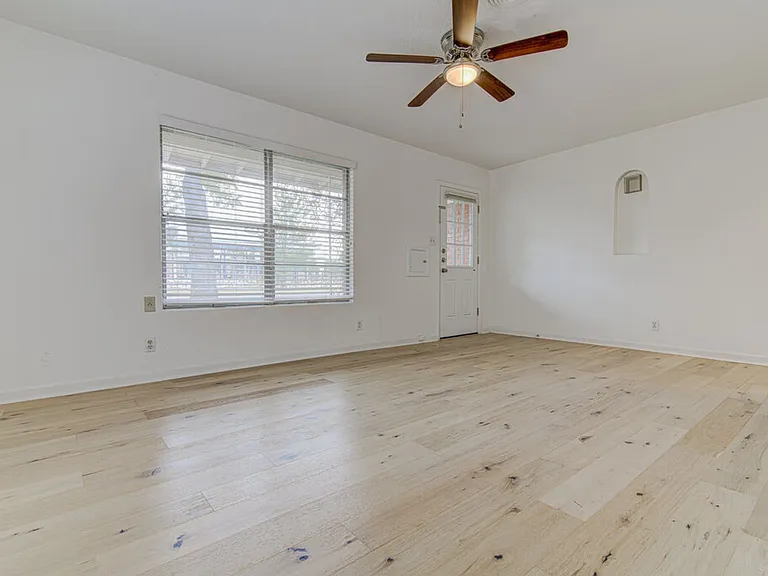 1711 Brentwood St — Photo 4
