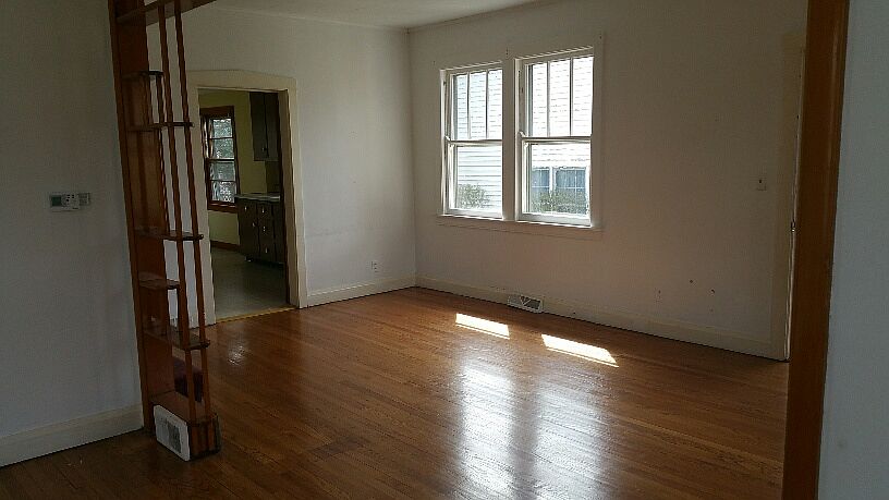 1st image of 33 N Linden Ave