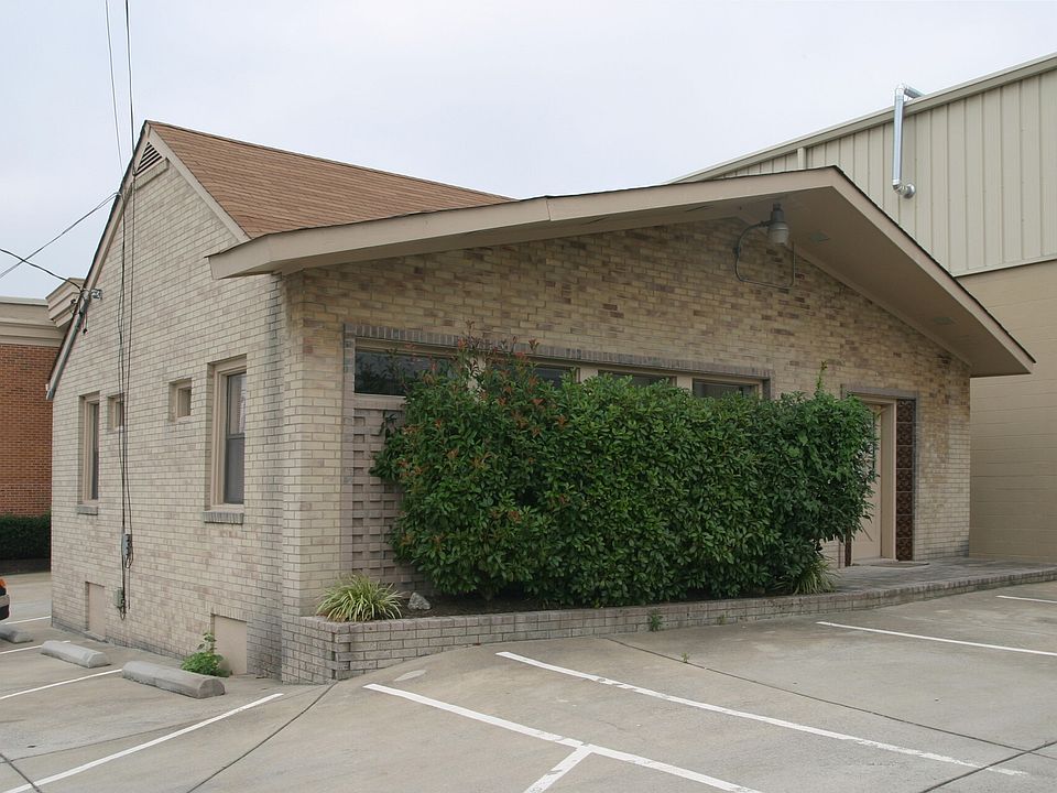 1st image of 711 Hill Ave