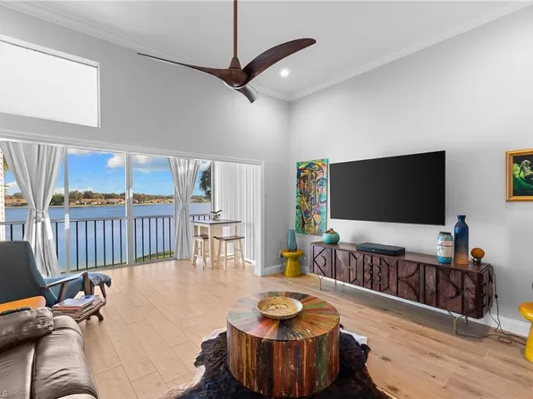 2571 Citrus Lake DR #201B, NAPLES, FL 34109