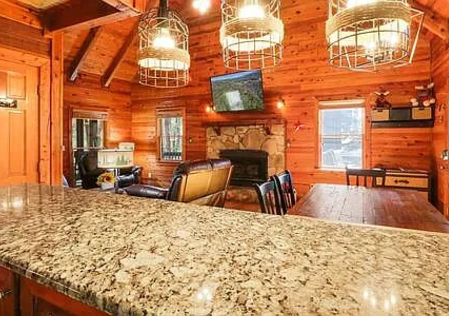 Charming 3BR House in Blue Ridge — Photo 4