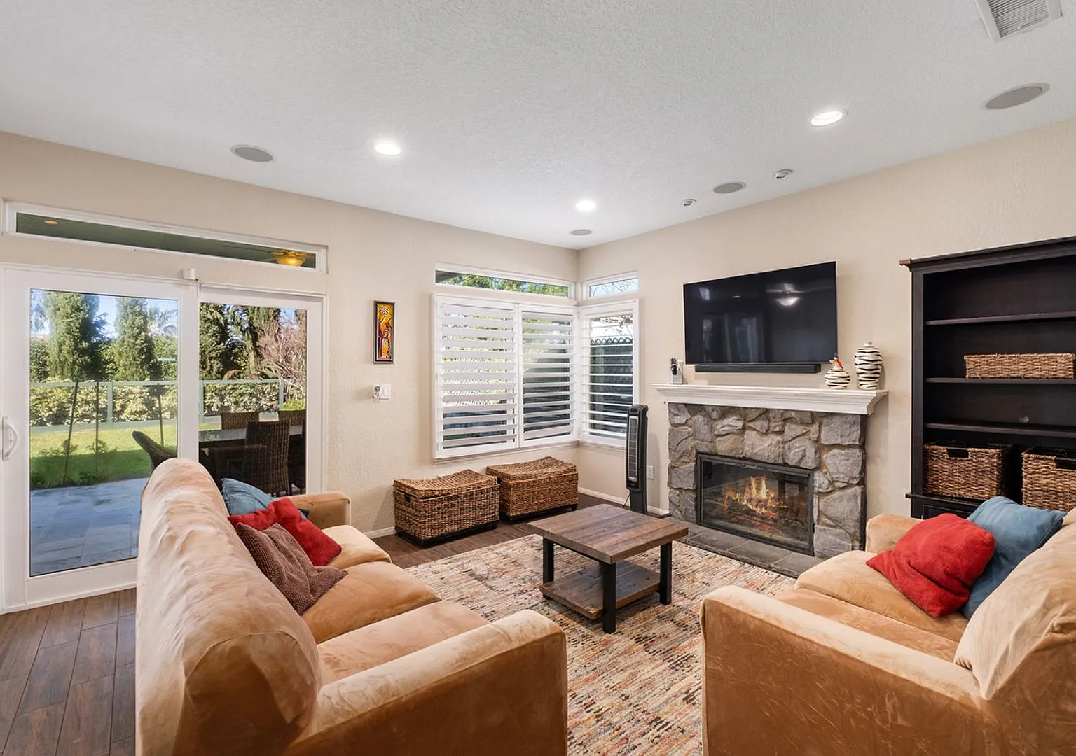 Amazing 4 Bedroom Furnished Home in Trabuco Canyon! — Photo 1
