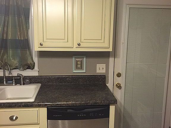 5th image of 129 E Frank Boyd St