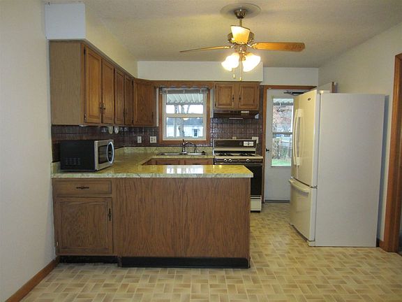 5th image of 1312 S Saint James Blvd