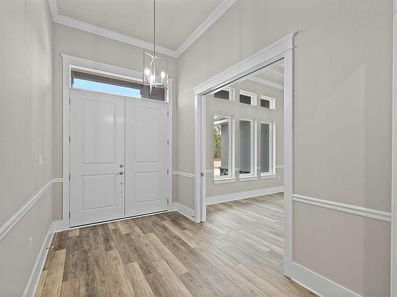 4th image of Fontainebleau Ct