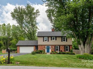 112 Underhill Rd, Hendersonville, NC 28792