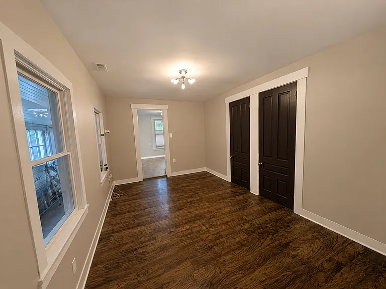 48 Clover St — Photo 3