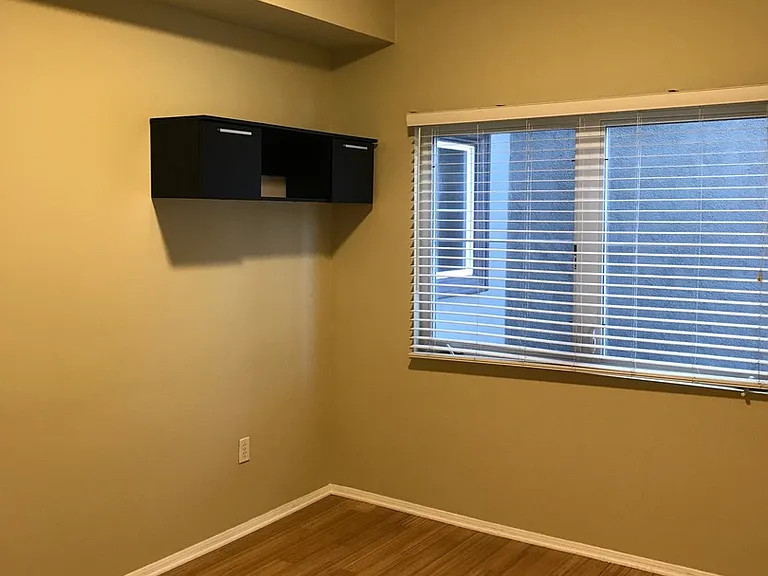 11124 Burbank Blvd #201 — Photo 15