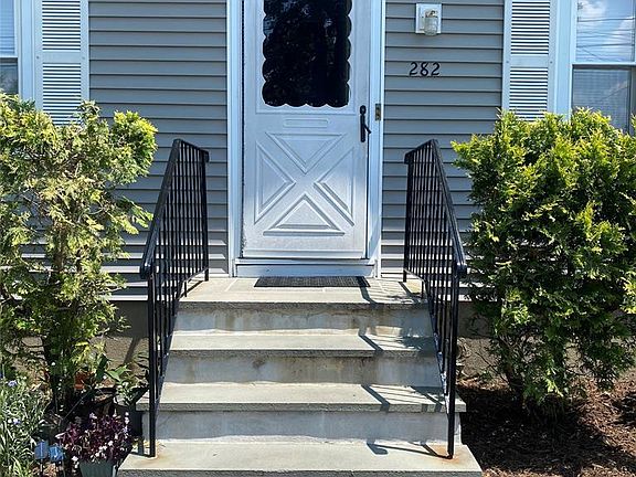 2nd image of 282 Laurel Rd #B