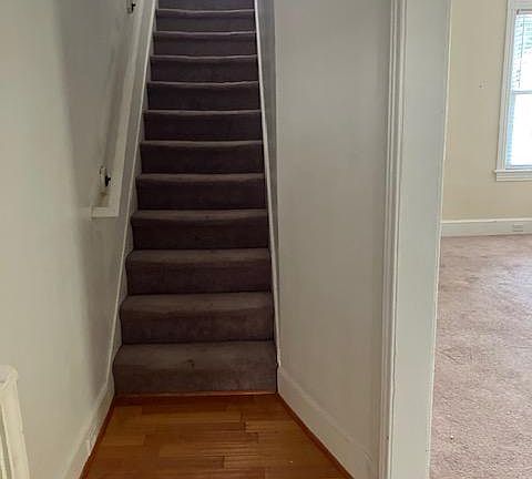 3rd image of 440 Locust Ave