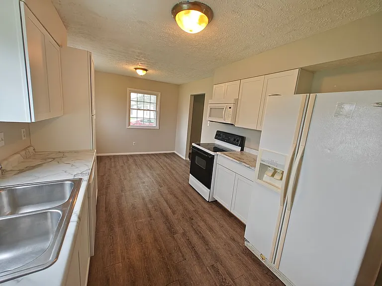1442 Coachlite Dr — Photo 17