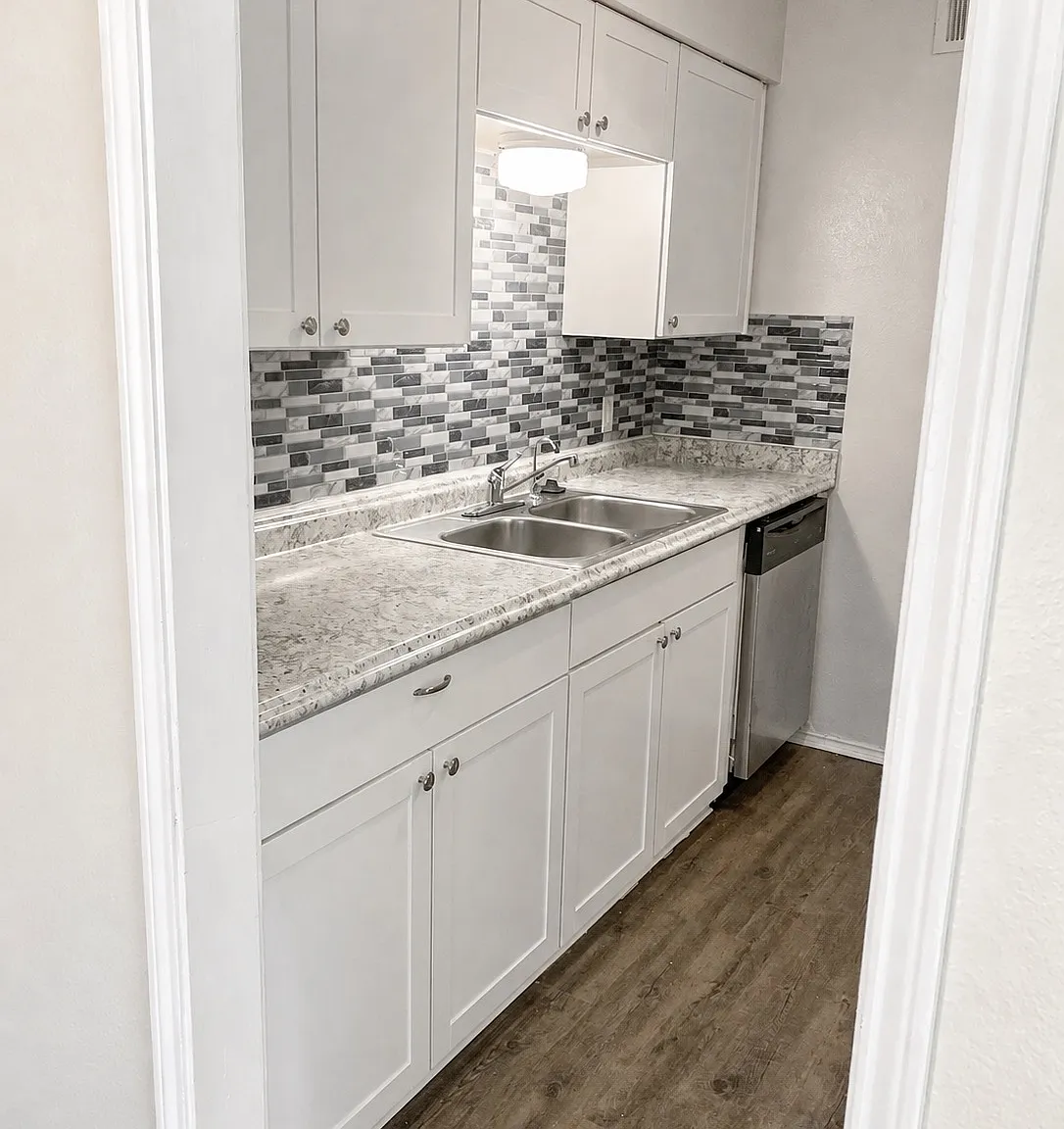 411 Matt Ln — Photo 1