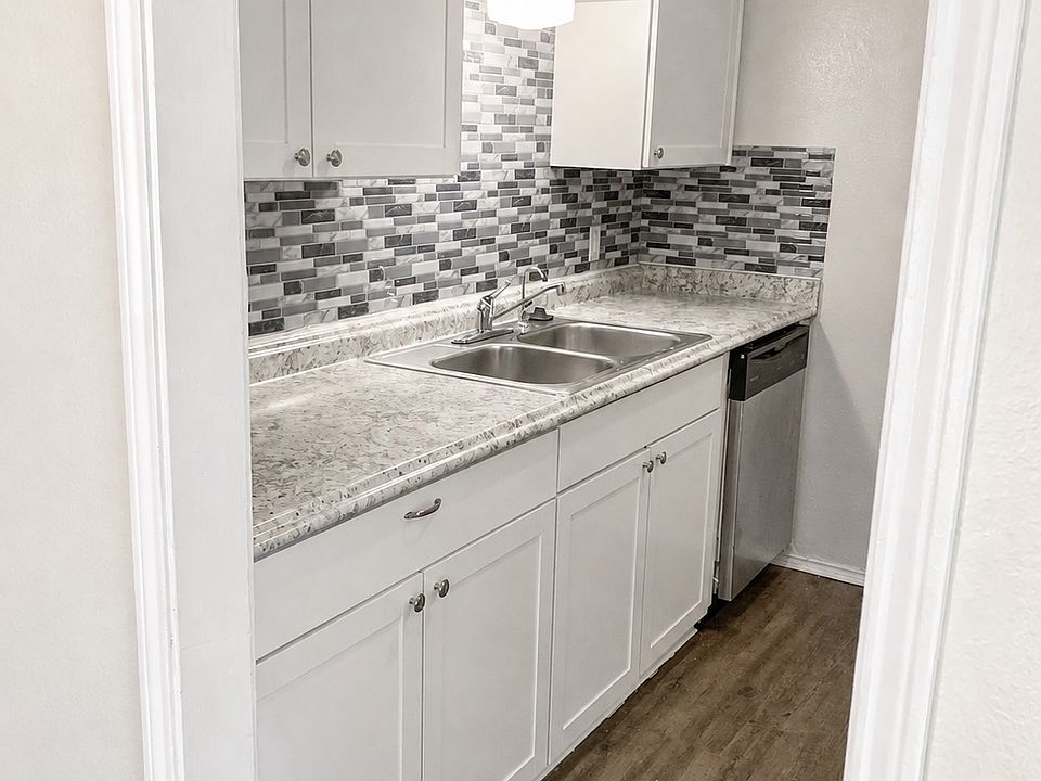 1st image of 411 Matt Ln