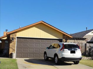 2122 Goodrich Dr, Moore, OK 73170
