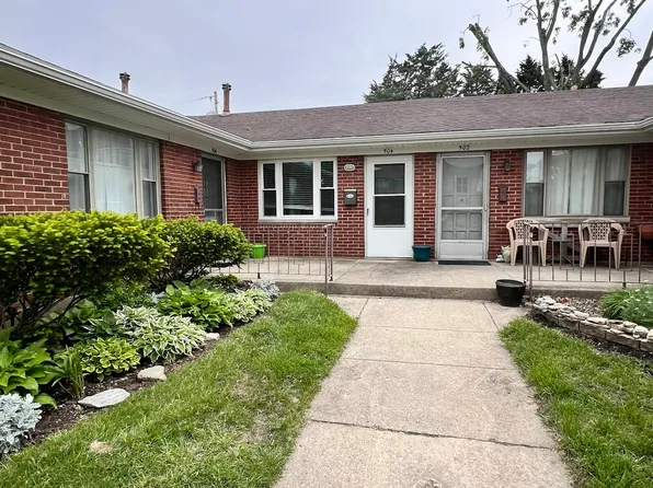 504 Mossoak Dr, Dayton, OH 45429