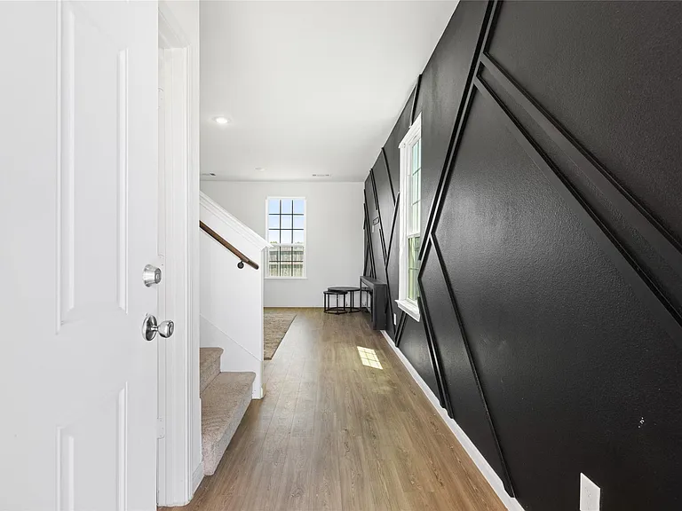 7323 Heath Knoll Ln — Photo 3