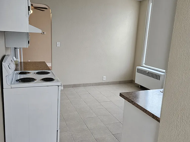 110 S Fond Du Lac Ave #5 — Photo 7