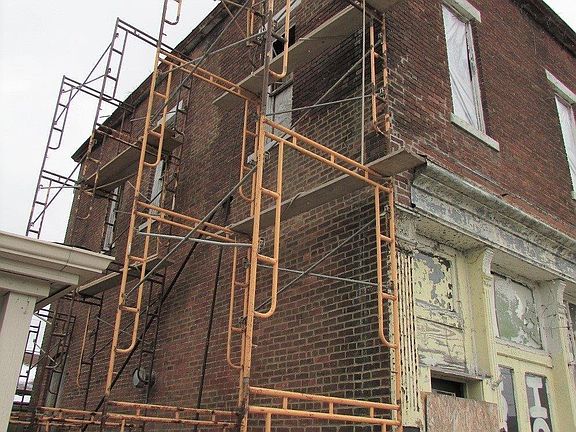 3rd image of 121 E Howard St