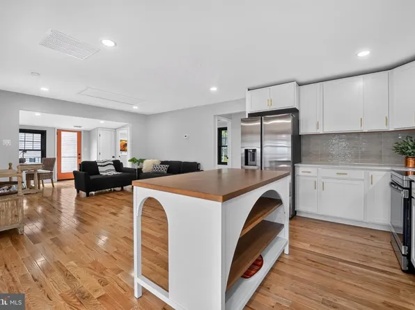 4922 Dogwood St, Shady Side, MD 20764