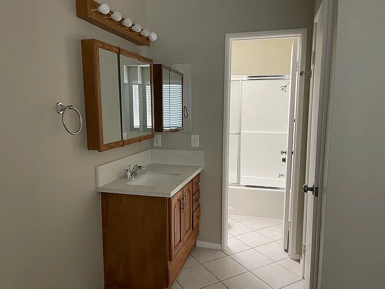 9505 Arlington Ave — Photo 24