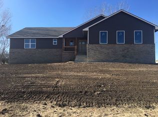 832 E Gordon Bennett Dr, Haysville, KS 67060
