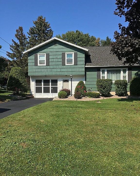 1st image of 205 Canterbury Dr