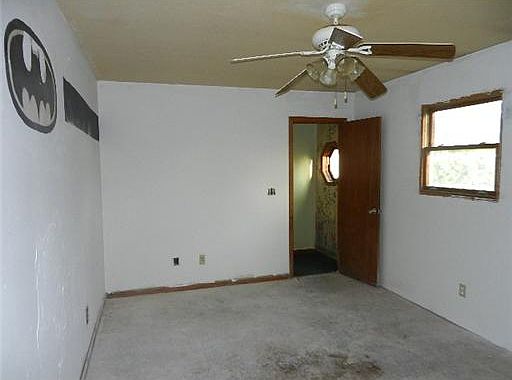 5th image of 11258 Elm St