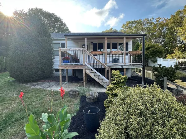 558 Meadow Road, Kings Park, NY 11754