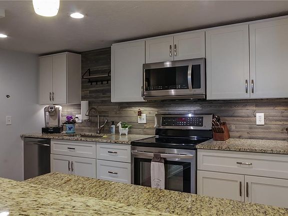 3rd image of 132 Townsend Ct #132